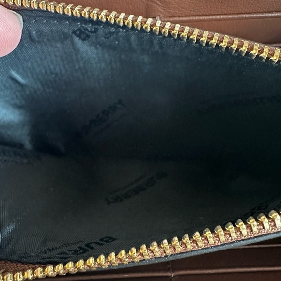 Burberry Elmore Leather Zip Around Wallet - Picture 4 of 11